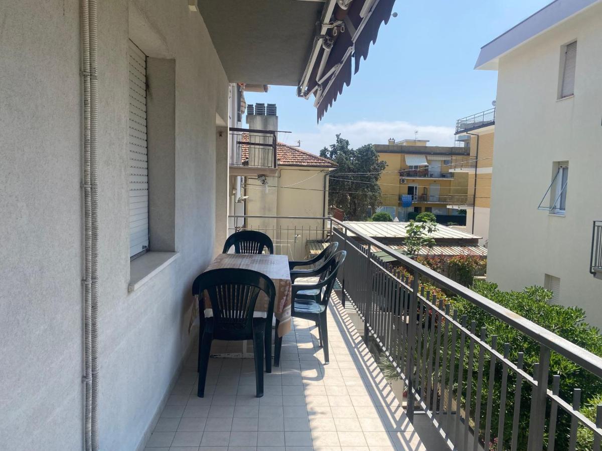 마르첼리 Via Pesaro A/C 아파트 외부 사진